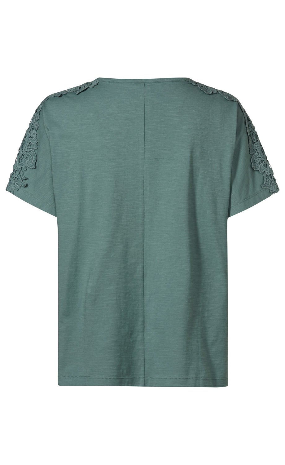 Rückansicht eines kurzärmligen, grünen Baumwoll-Shirts mit Rundhalsausschnitt und floraler Spitzenverzierung auf den Schultern, gerade geschnitten, mittige Naht auf dem Rücken, schlichtes Design