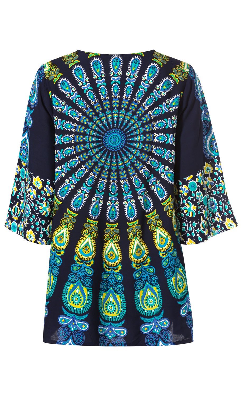 Rückansicht einer Viskose-Bluse mit dreiviertellangen Ärmeln, dunkelblauem Grund, buntem Mandala-ähnlichem Muster in Türkis, Gelb und Weiß, floralen Motiven an den Ärmeln und lockerem Schnitt