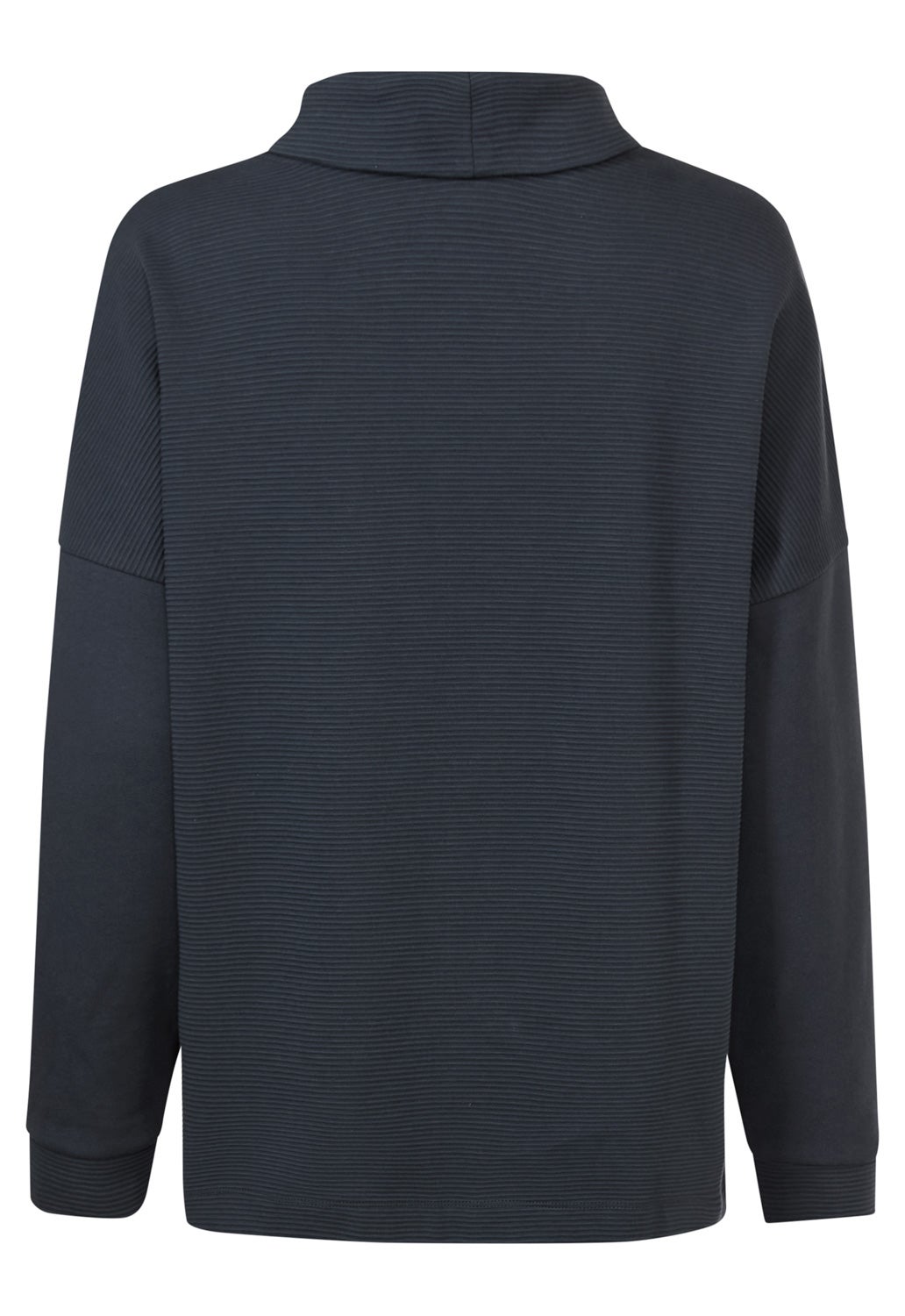 Rückansicht eines schwarzen Baumwoll-Shirts mit feinen horizontalen Rippstrukturen, langärmlig, mit hohem Stehkragen und elastischen Bündchen an den Ärmeln, gerade geschnitten.