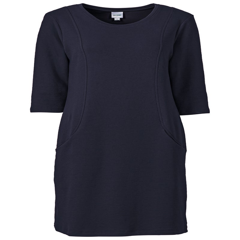 dunkelblaues Baumwoll-Kleid mit 3/4-Ärmeln, Rundhalsausschnitt, gerader Passform und sichtbaren Nahtdetails, knielang