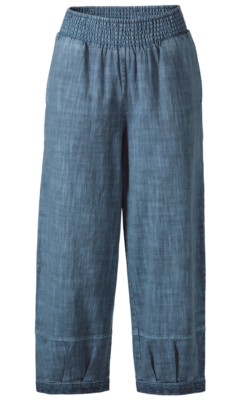 blaue Baumwoll-Hose mit elastischem Bund, weiter Beinverlauf, dezenter Karomusterstruktur und Raffungen am Saum