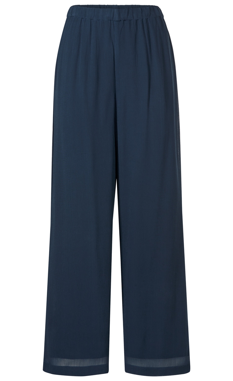 dunkelblaue weit geschnittene Viskose-Hose mit elastischem Bund, luftiger und leichter Stoff, gerade geschnittene Beine, ohne sichtbare Taschen oder Muster auf weißem Hintergrund
