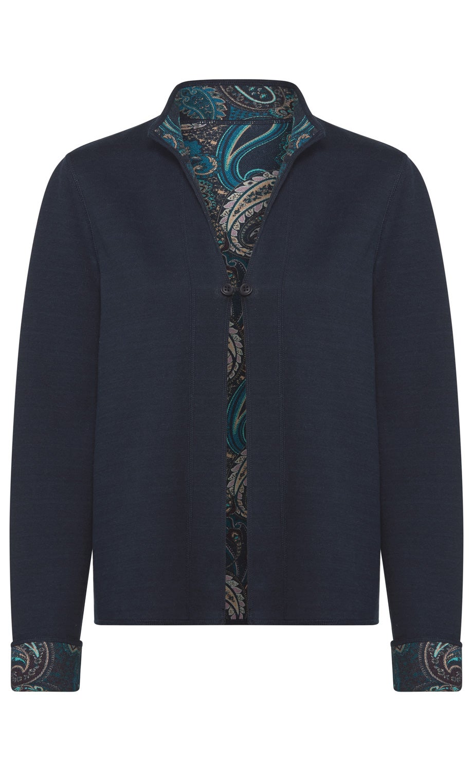 Dunkelblaue Langarmjacke mit Stehkragen, Knopfverschluss vorne, innen sowie an Kragen und Ärmelumschlägen ein blau-graues Paisley-Muster sichtbar