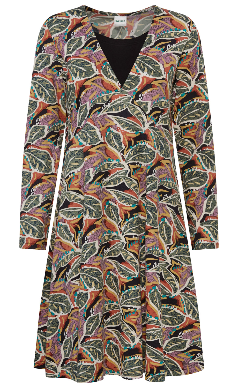 langärmliges Kleid mit V-Ausschnitt und buntem Blattmuster in Grün, Orange, Lila, Schwarz und Weiß, darunter sichtbares schwarzes Unterziehshirt, knieumspielende A-Linie, lässiger Schnitt, Stoff mit organischer Struktur