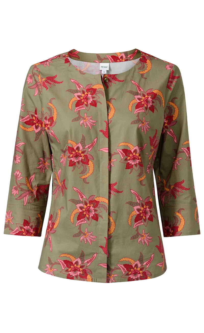 Baumwoll-Mix-Bluse in Olivgrün mit buntem floralen Muster in Rot, Pink und Orange, 3/4-Ärmeln, rundem Ausschnitt und verdeckter Knopfleiste vorne