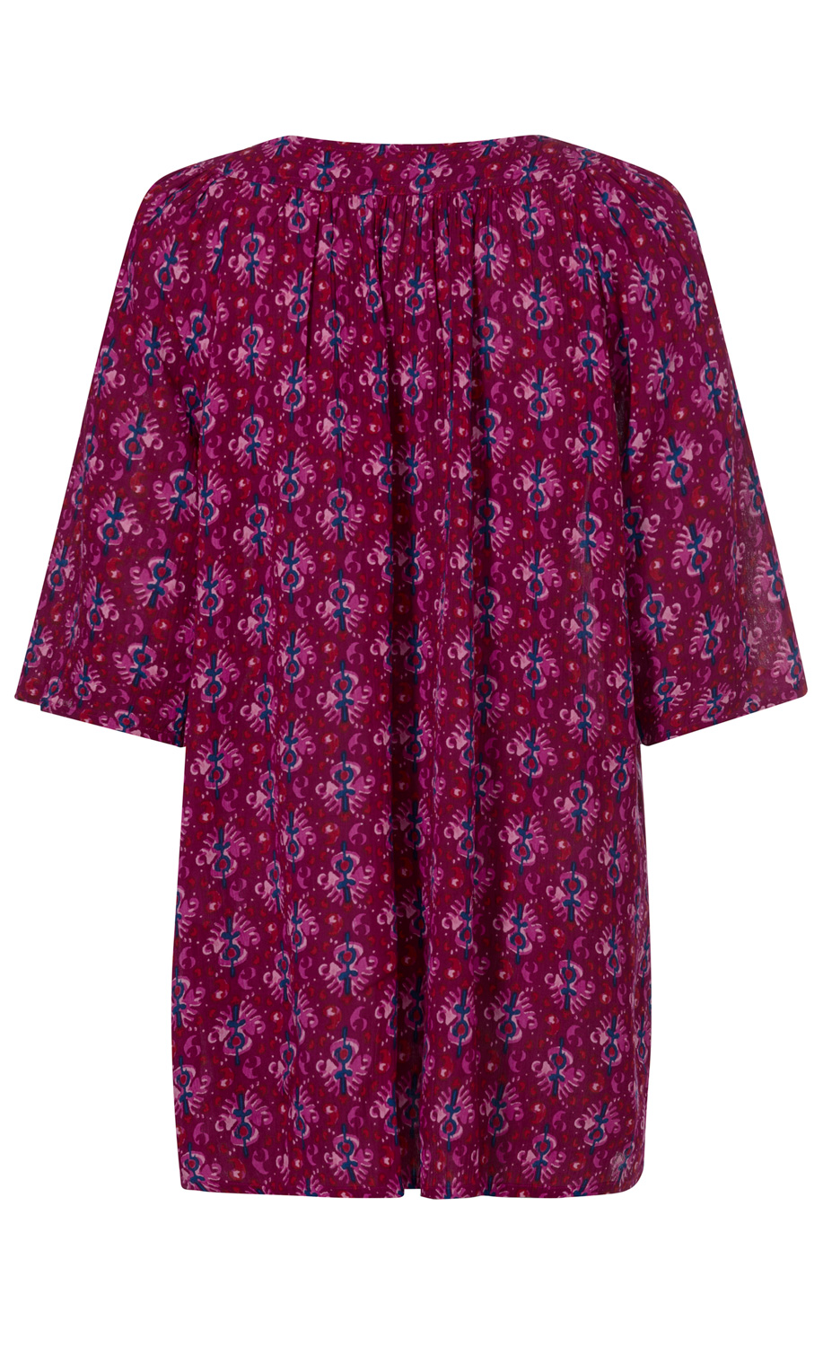 Rückenansicht einer violett-rot gemusterten Viskose-Tunika mit halblangen Ärmeln und leichtem Faltenwurf am Rücken.