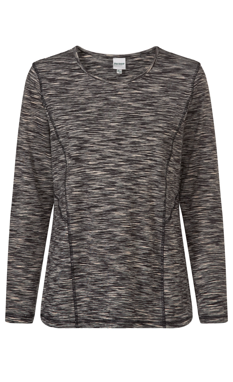 Langärmeliges Baumwoll-Shirt mit rundem Ausschnitt, in meliertem Grau-Schwarz mit engen schwarzen Nähten, gerade geschnitten, schlichtes Design, leichte Struktur, Größenetikett sichtbar am Kragen.