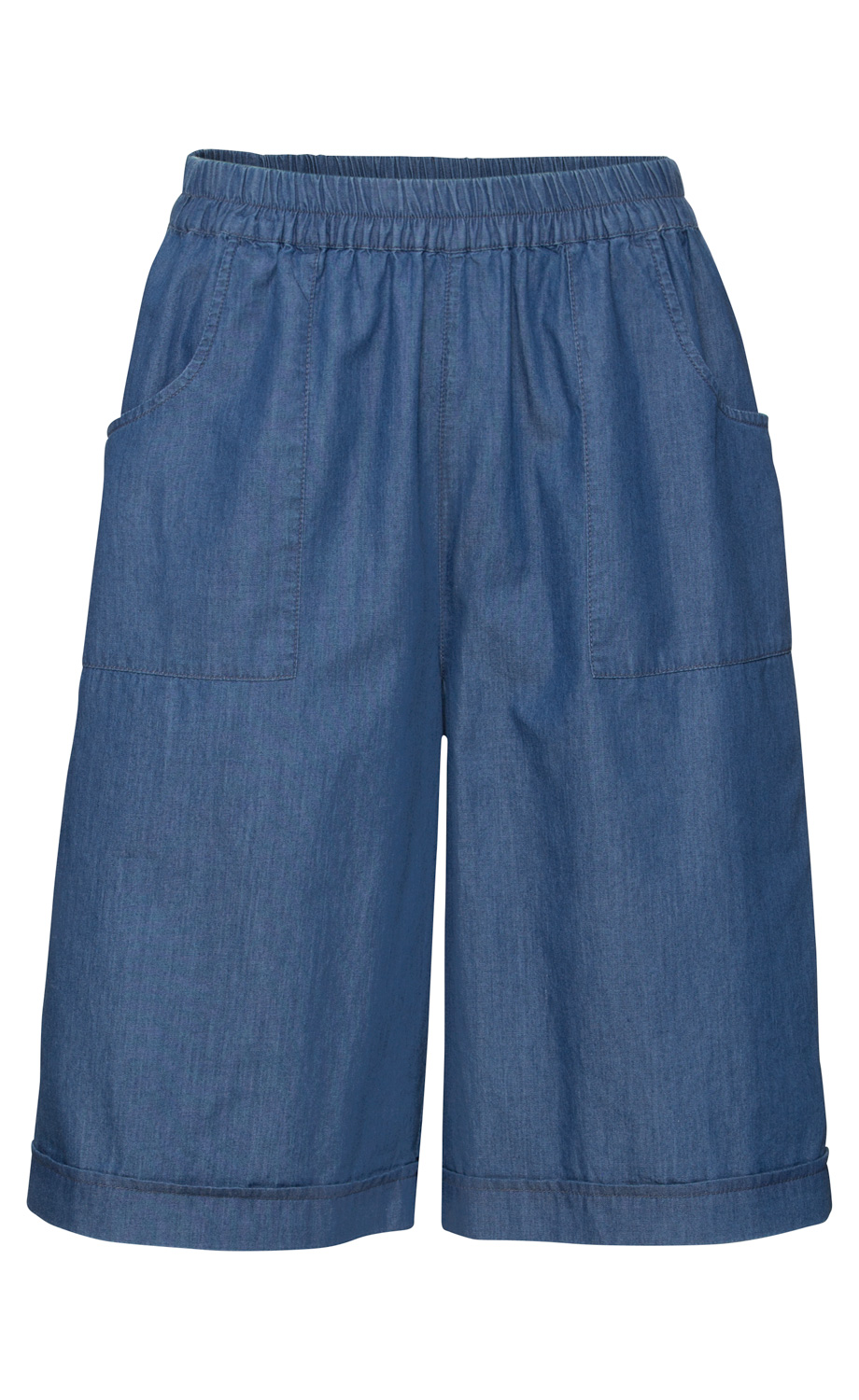 blaue Baumwoll-Hose mit elastischem Bund, zwei großen Fronttaschen und locker geschnittenen Beinen bis zur Mitte der Oberschenkel