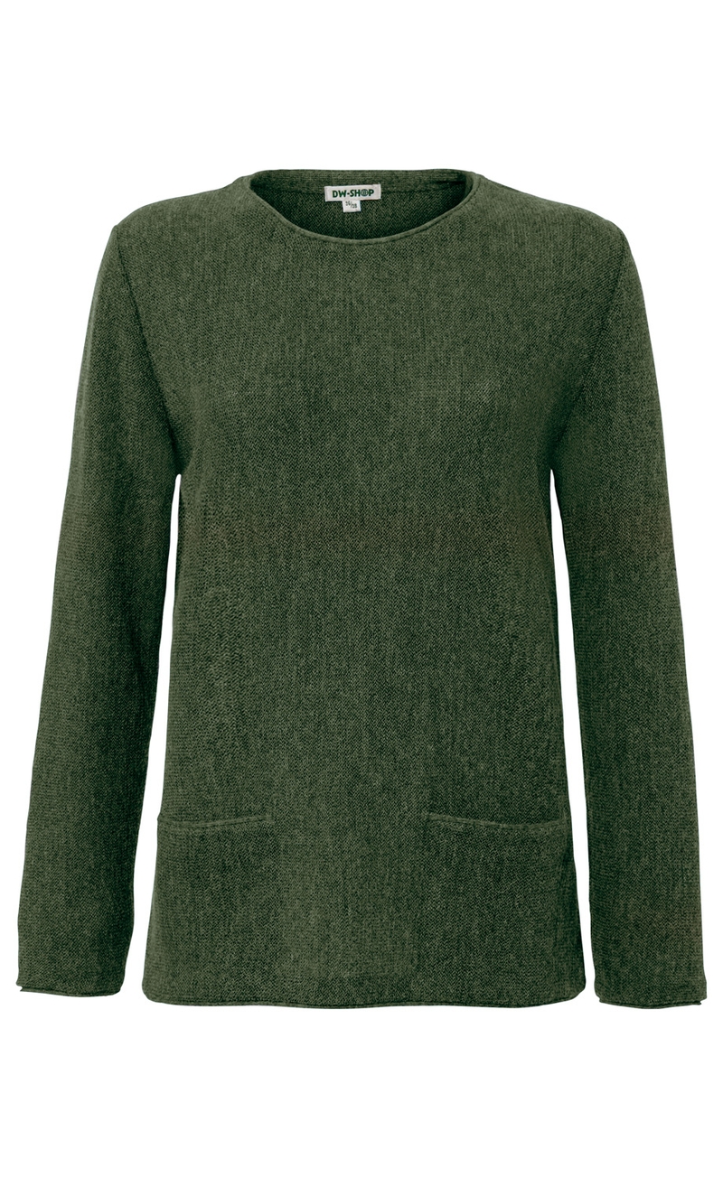 grüner Alpaka-Pullover mit Rundhalsausschnitt, langen Ärmeln, zwei aufgesetzten Taschen vorne, feiner Struktur, schlichtes Design, enganliegende Passform