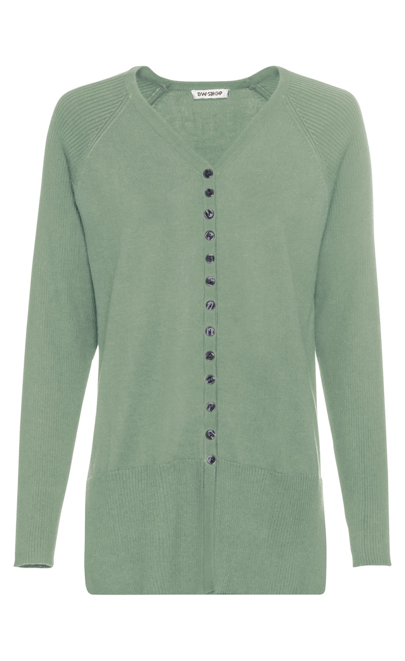 Baumwoll-Mix-Pullover in Salbeigrün mit V-Ausschnitt, langen Ärmeln, gerippten Ärmeln und Saum, durchgehender Knopfleiste mit schwarzen Knöpfen, schlichtes Design