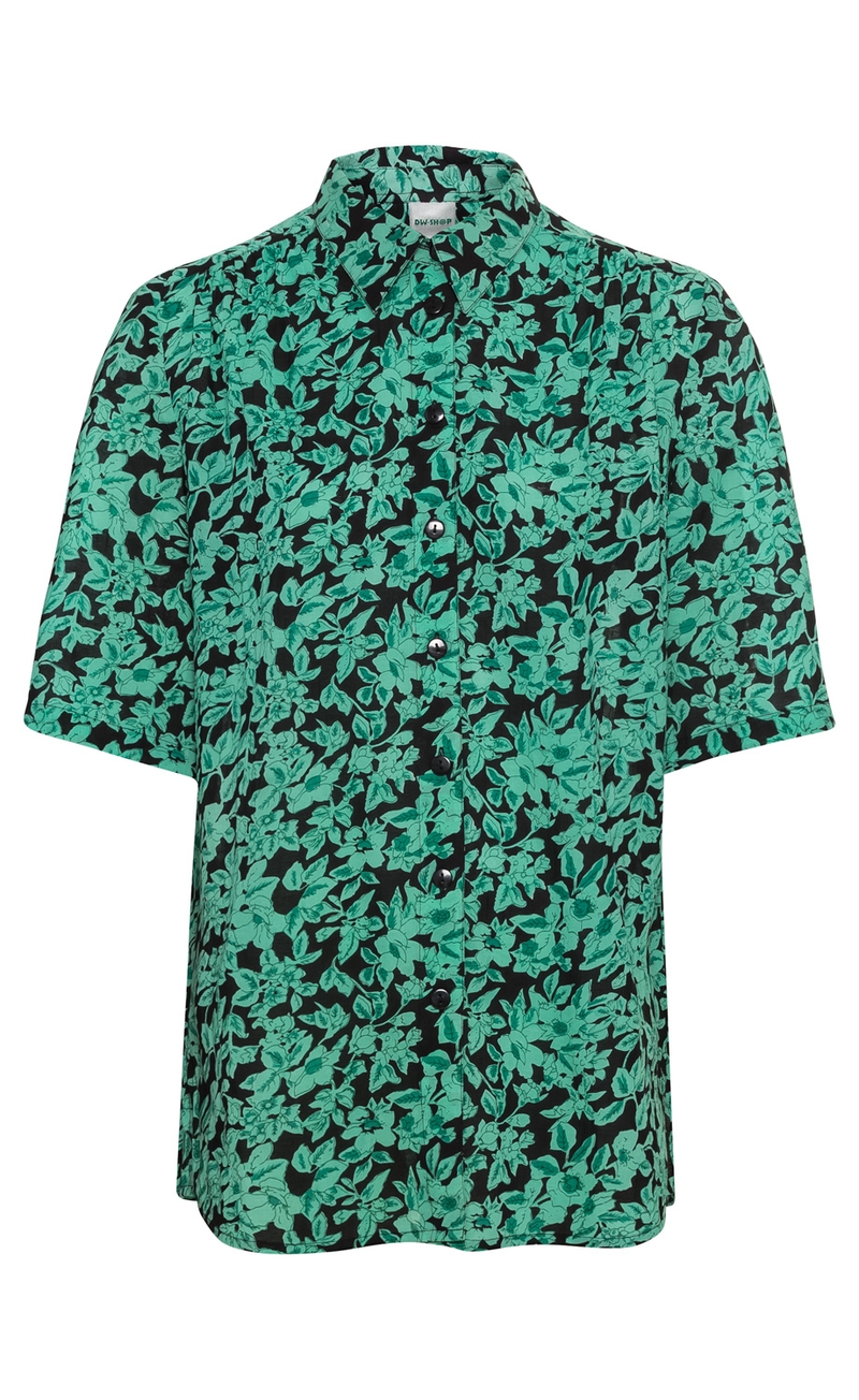 Viskose-Mix-Bluse mit grünem floralem Muster auf schwarzem Hintergrund, kurzer Arm, Knopfleiste vorne, Hemdkragen, lockere Passform