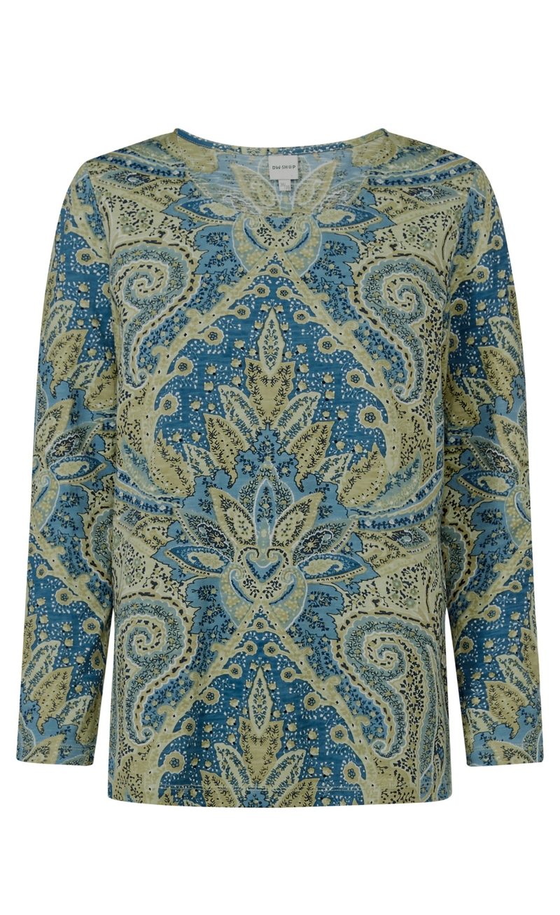Baumwoll-Shirt mit langem Arm, V-Ausschnitt, blau-beigem Paisley-Muster mit floralen und ornamentalen Details, gerade Passform, weicher Stoff, für Damen.