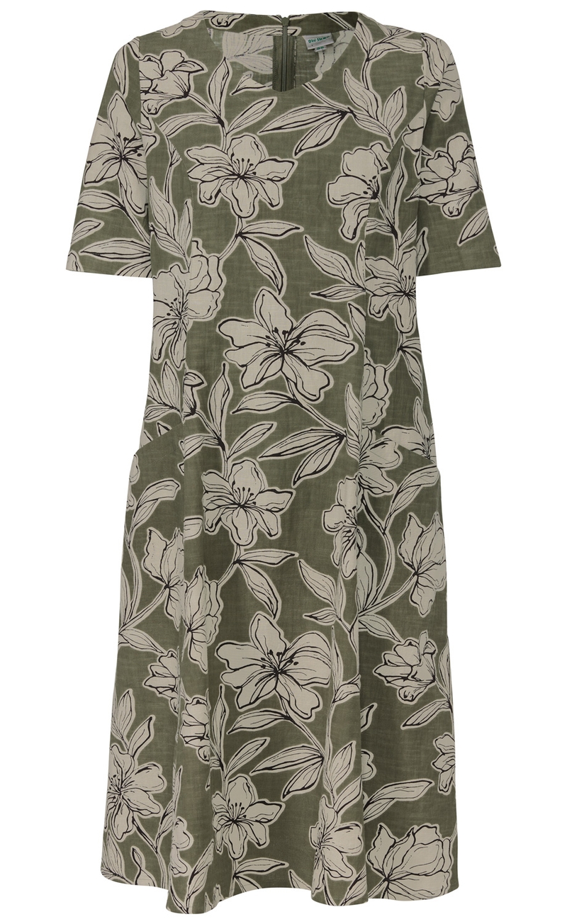 grünes Baumwoll-Kleid mit kurzen Ärmeln, Blumendruck in Beige und Schwarz, leichter A-Linien-Schnitt, Rundhalsausschnitt mit kleinem Ausschnitt, verdeckter Reißverschluss hinten, zwei seitliche Eingrifftaschen