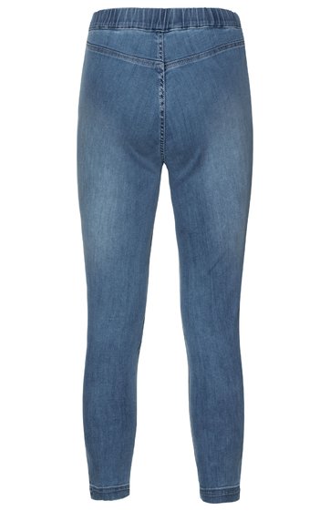Herrenjeans in mittelblau, einfarbig, elastischer Bund ohne Verschluss, gerade geschnittene Beine, keine sichtbaren Taschen oder Verzierungen