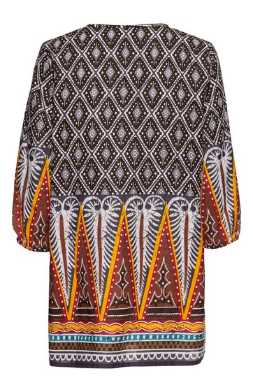 Mini-Kleid in Schwarz mit Fransenmuster und geometrischem Design, orange-gelbe und weiße Akzente, langärmlig, gerade geschnitten, ohne sichtbare Verschlüsse