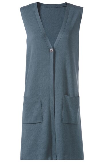 Ärmelloses, langes Strickjäckchen in petrolblau, einreihig mit einem Knopf, zwei aufgesetzte Taschen vorne, V-Ausschnitt, gerade geschnitten