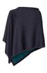 Schwarzer Poncho mit asymmetrischem Saum, rundem Halsausschnitt, keine Muster, glatt, keine erkennbaren Verschlüsse oder Verzierungen