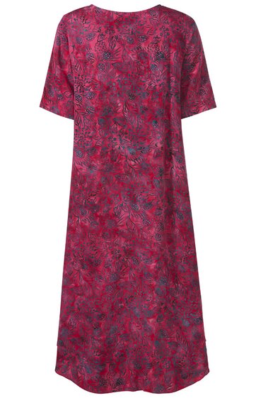 Knielanges lockeres Kleid in dunklem pink mit floralem Muster, Rundhalsausschnitt, kurze Ärmel, gerade geschnitten