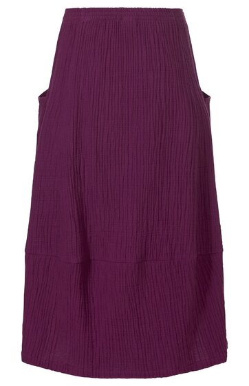 Knielanger Rock in dunklem Violett mit feiner Struktur, seitliche Eingrifftaschen, gerade Form, elastischer Taillenbund