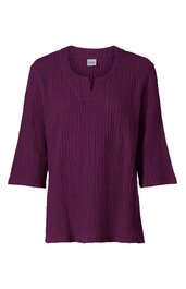 Dunkelviolette Bluse mit fein geriffelter Struktur, rundem Ausschnitt mit kleinem Schlitz, halblange Ärmel, gerade geschnittener Saum