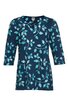 Dunkelblaues Damenoberteil mit hellblauem Blattmuster, Rundhalsausschnitt mit kleinem V-Schlitz, dreiviertellange Ärmel, gerade geschnitten