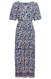Maxikleid in Dunkelblau mit ganzflächigem Blumenmuster in Hellblau und Rostorange, Rundhals, kurze Puffärmel, taillierter Schnitt mit Tunnelzug, knöchellang, Bordüre am Saum
