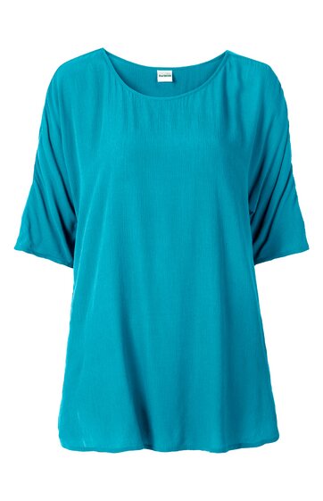 Türkisfarbene Bluse, einfarbig, Rundhalsausschnitt, locker geschnitten, halblange Ärmel mit kleinen Falten, gerade geschnitten
