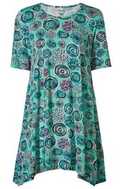 Locker geschnittenes Kleid in türkis mit dunkelblauem und pinkem Kreis- sowie Blumenmuster, Rundhalsausschnitt, kurze Ärmel, asymmetrischer Saum