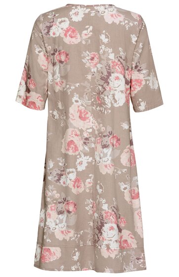 Kleid in taupe mit floralem Muster in Weiß und Rosa, kurzärmlig, rundhals, knielang, lockere Passform
