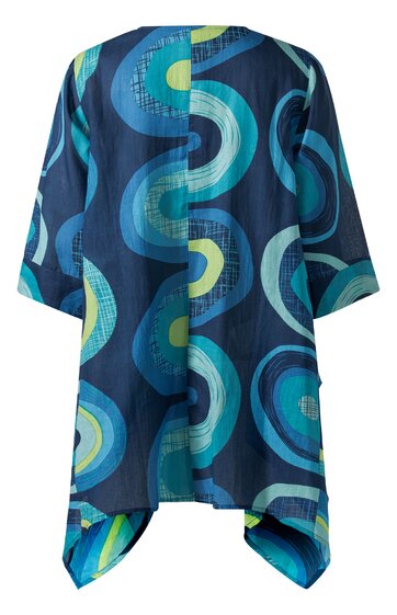 Kurzärmelige Tunika in dunklem Blau mit großen, geschwungenen Kreismustern in Hellblau, Türkis und Hellgrün, lockerer Schnitt, asymmetrisch verlaufender Saum, hinten länger als vorne