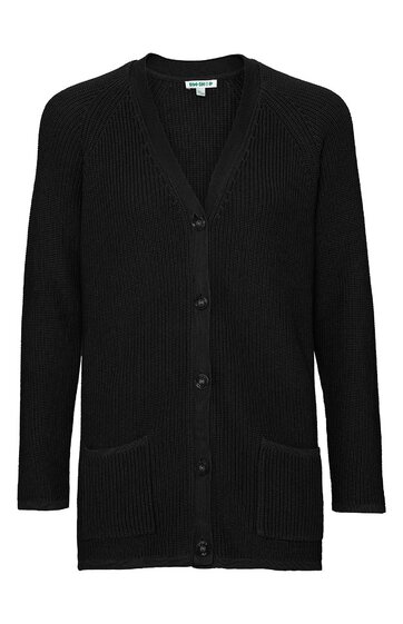 Schwarze Strickjacke, feines Rippmuster, V-Ausschnitt, lange Ärmel, durchgehende Knopfleiste, zwei aufgesetzte Taschen, gerade geschnitten
