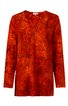 Langärmliges Damenoberteil in rot und orange mit abstraktem Muster, Rundhalsausschnitt mit kurzer Knopfleiste, gerade geschnitten