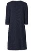 Dunkelblaues Kleid mit 3 4 Ärmeln, gerade geschnittener Rücken, Nahtdetails längs verlaufend, knielang, ohne Muster oder weitere Verzierungen