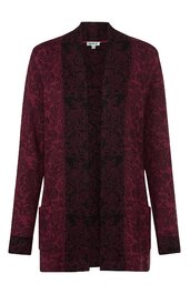 Damenstrickjacke bordeauxrot mit schwarzem Blumenmuster, lange Ärmel, offener Schnitt, zwei Fronttaschen, gerader Saum