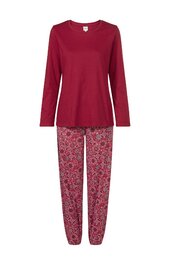 Zweiteiliges Schlafanzug-Set, bestehend aus langärmligem Rundhalsoberteil in Dunkelrot und lang geschnittenen Hose mit floralem Muster in Rot- und Rosa-Tönen, elastischer Bund, gerade geschnitten