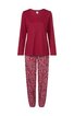 Zweiteiliges Schlafanzug-Set, bestehend aus langärmligem Rundhalsoberteil in Dunkelrot und lang geschnittenen Hose mit floralem Muster in Rot- und Rosa-Tönen, elastischer Bund, gerade geschnitten