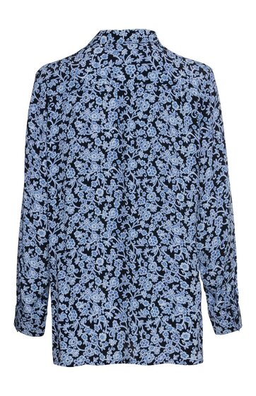 Damenbluse dunkelblau mit kleinem hellblau-weißem Blumenmuster, langärmlig, Stehkragen, offene Vorderseite ohne sichtbare Knöpfe, gerade geschnitten