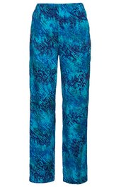 Locker geschnittene Hose in Türkis mit dunklem abstraktem Muster, gerader Beinverlauf, elastischer Bund, keine weiteren sichtbaren Details