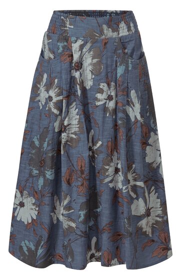 Weit ausgestellt Rock in Blauton mit großem weißen und braunen Blumenmuster, elastischer Bund, zwei aufgesetzte Taschen vorne