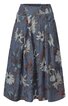 Weit ausgestellt Rock in Blauton mit großem weißen und braunen Blumenmuster, elastischer Bund, zwei aufgesetzte Taschen vorne