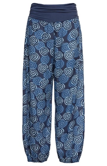 Locker geschnittene lange Hose in Blautönen, allover weißes Spiralmuster, breiter elastischer Bund, elastische Bündchen am Beinabschluss