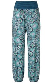 Locker geschnittene lange Hose in Türkis mit Blumenmuster in Weiß und Dunkelblau, breiter elastischer dunkelblauer Bund, elastische Bündchen an den Beinen