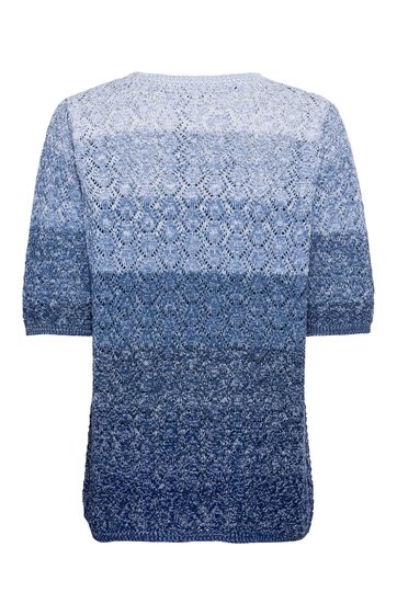 Blaues Kurzarmshirt mit Farbverlauf von hellblau zu dunkelblau, allover Rautenmuster, Rundhalsausschnitt, gerade geschnitten