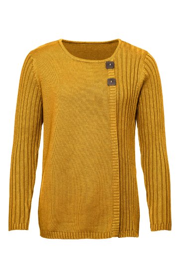 Senfgelber Pullover mit Rundhalsausschnitt, fein gerippten Ärmeln, asymmetrischem Verschluss mit zwei dunklen Zierknöpfen, durchgehend gestrickt, gerade geschnitten