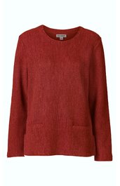 Rostrotes Langarmshirt ohne Muster, rundhalsig, gerade geschnitten, mit zwei angedeuteten Taschen vorne, schlichte Form, flach liegender Saum