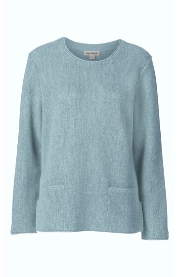 Hellblauer Pullover mit Rundhalsausschnitt, lange Ärmel, gerade geschnitten, zwei aufgesetzte Taschen vorne, ohne Muster