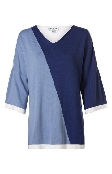 Damenpullover in Hellblau und Dunkelblau mit diagonalem Farbverlauf, V-Ausschnitt, 3/4-lange Ärmel, weiße Bündchen an Ärmeln und Saum
