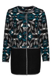 Langärmlige Strickjacke in Schwarz und Dunkelgrün mit abstraktem Muster in Grau und Weiß, Rundhalsausschnitt, Knopfleiste vorne, gerade geschnittener Saum, längeres Modell