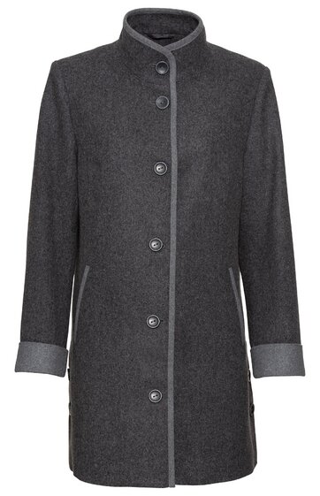 Dunkelgrauer Mantel mit Stehkragen, durchgehender Knopfleiste, langen Ärmeln mit hellgrauen Umschlägen, gerader Schnitt, seitliche Eingrifftaschen
