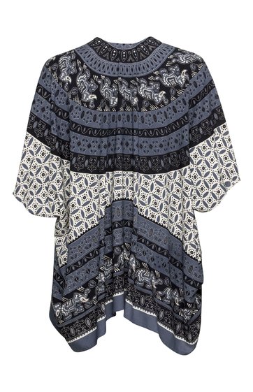 Schwarzes und graues Damenoberteil mit weißem Muster, kurze weite Ärmel, rundhalsausschnitt mit Ornamentmuster, breite horizontale Streifen, lockere Passform